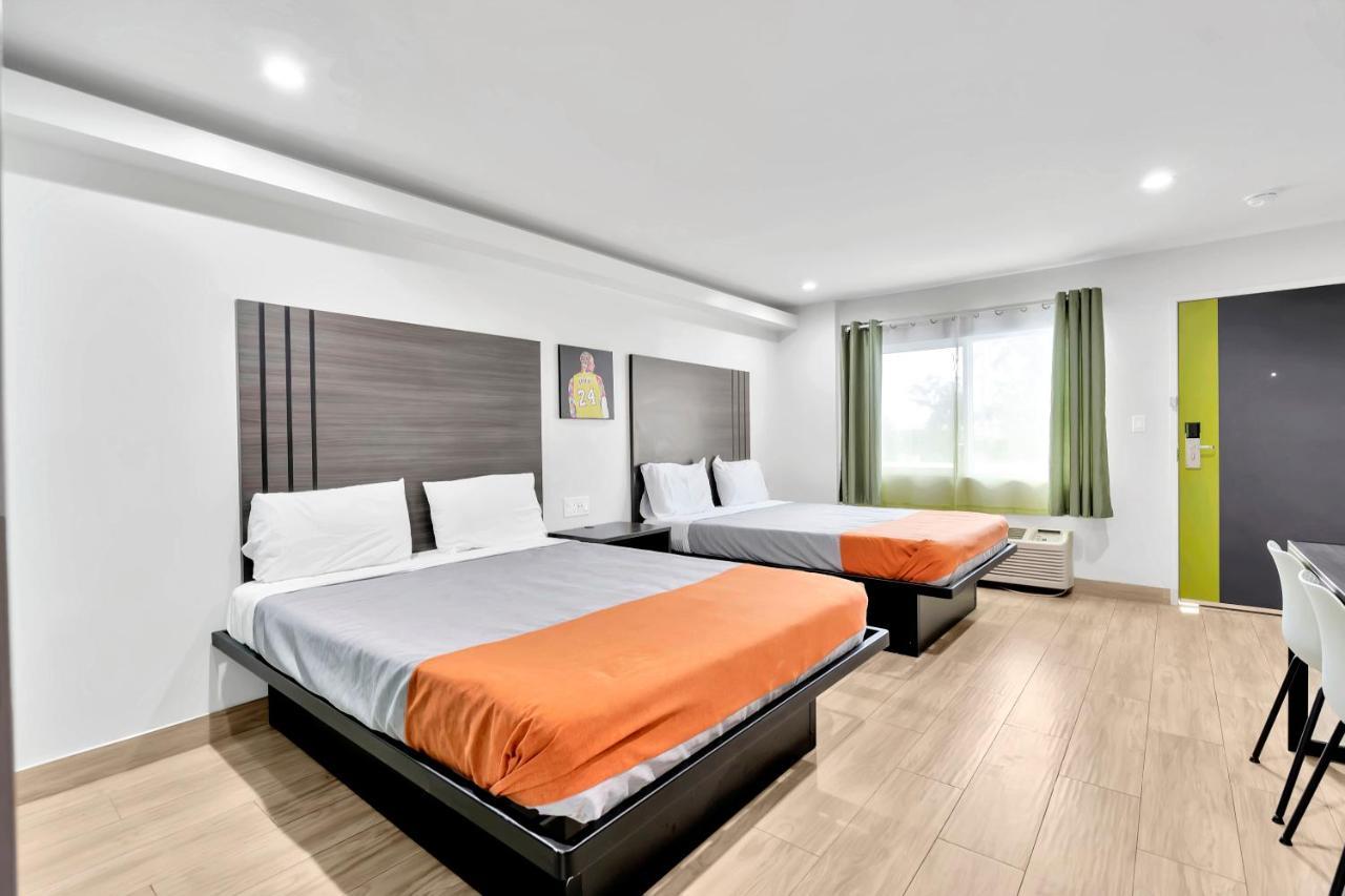 Exclusivo Inn And Suites Lakewood Bagian luar foto