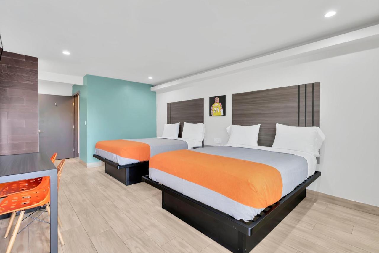 Exclusivo Inn And Suites Lakewood Bagian luar foto